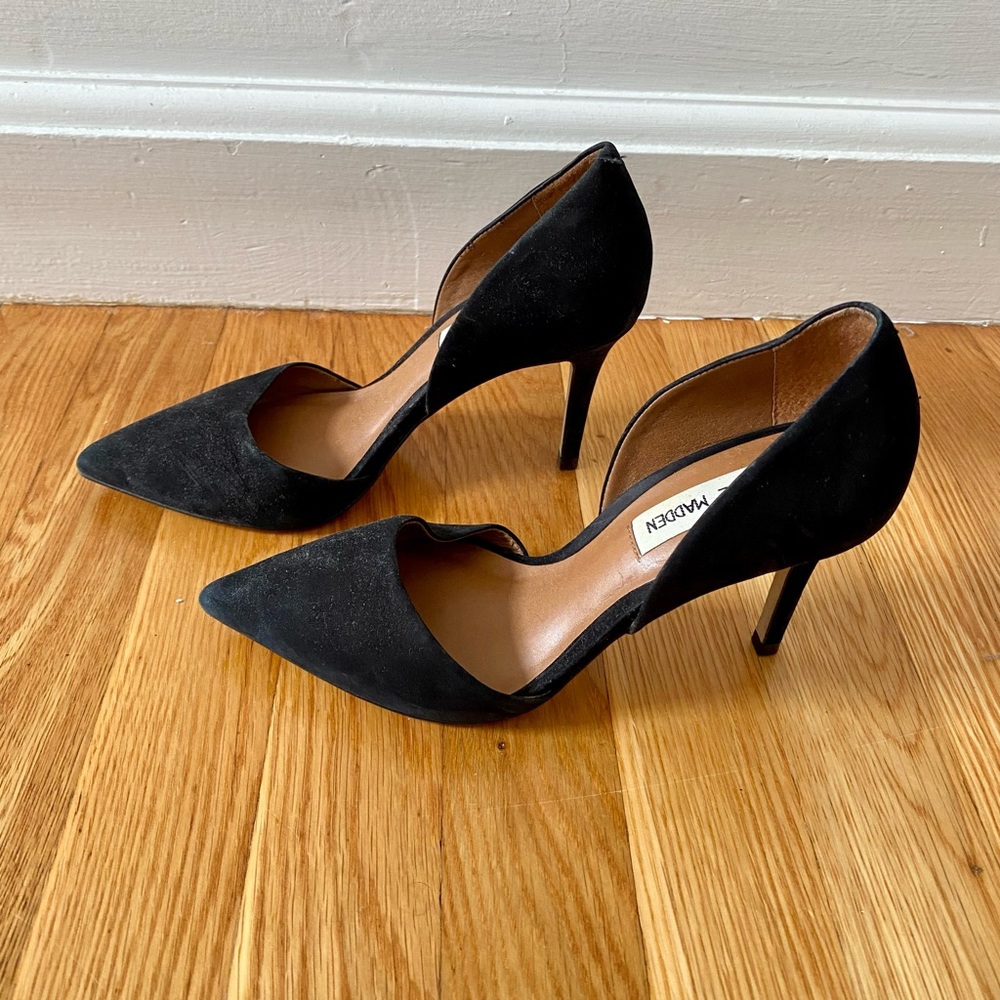 Steve Madden black suede heel
